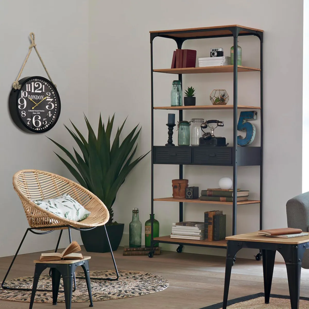 Bibliothèque 4 étagères et 2 tiroirs "Cierna"*ATMOSPHERA Hot