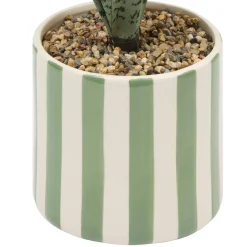 Plante artificielle en pot